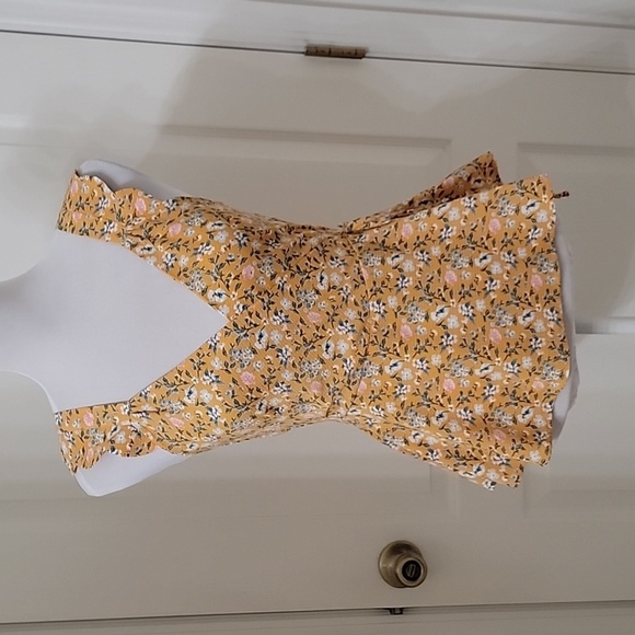 Monteau Size S Yellow Blue and White Floral Faux Wrap Peplum Sleeveless Blouse - Picture 1 of 12